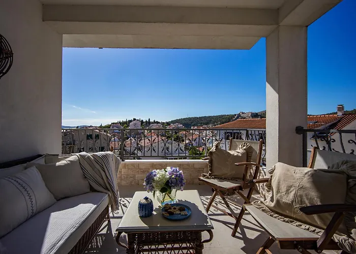 Stunning Seaview Retreat With Terrace
