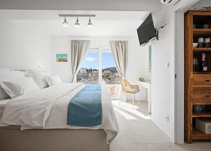 Stunning Seaview Retreat With Terrace