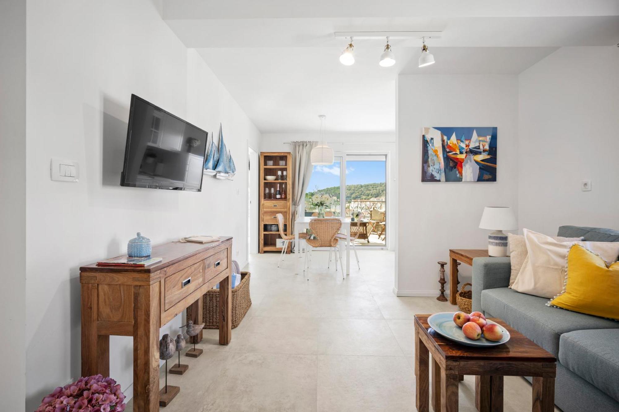 Stunning Seaview Retreat With Terrace Apartment